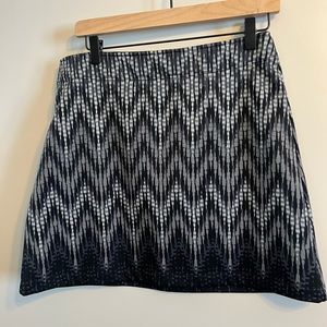 Athleta Thermal Fleece Line Chevron Aztec Pattern Black Gray Skirt Elastic Waist
